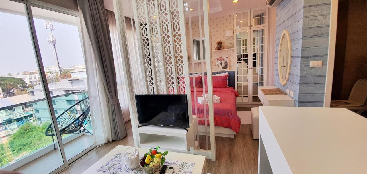 Sweet Seaview Flr6 With Toproop Pool Flr7 At The Blux Bangsaen Exterior photo