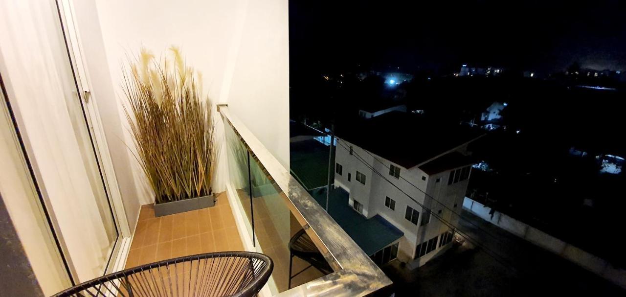 Sweet Seaview Flr6 With Toproop Pool Flr7 At The Blux Bangsaen Exterior photo