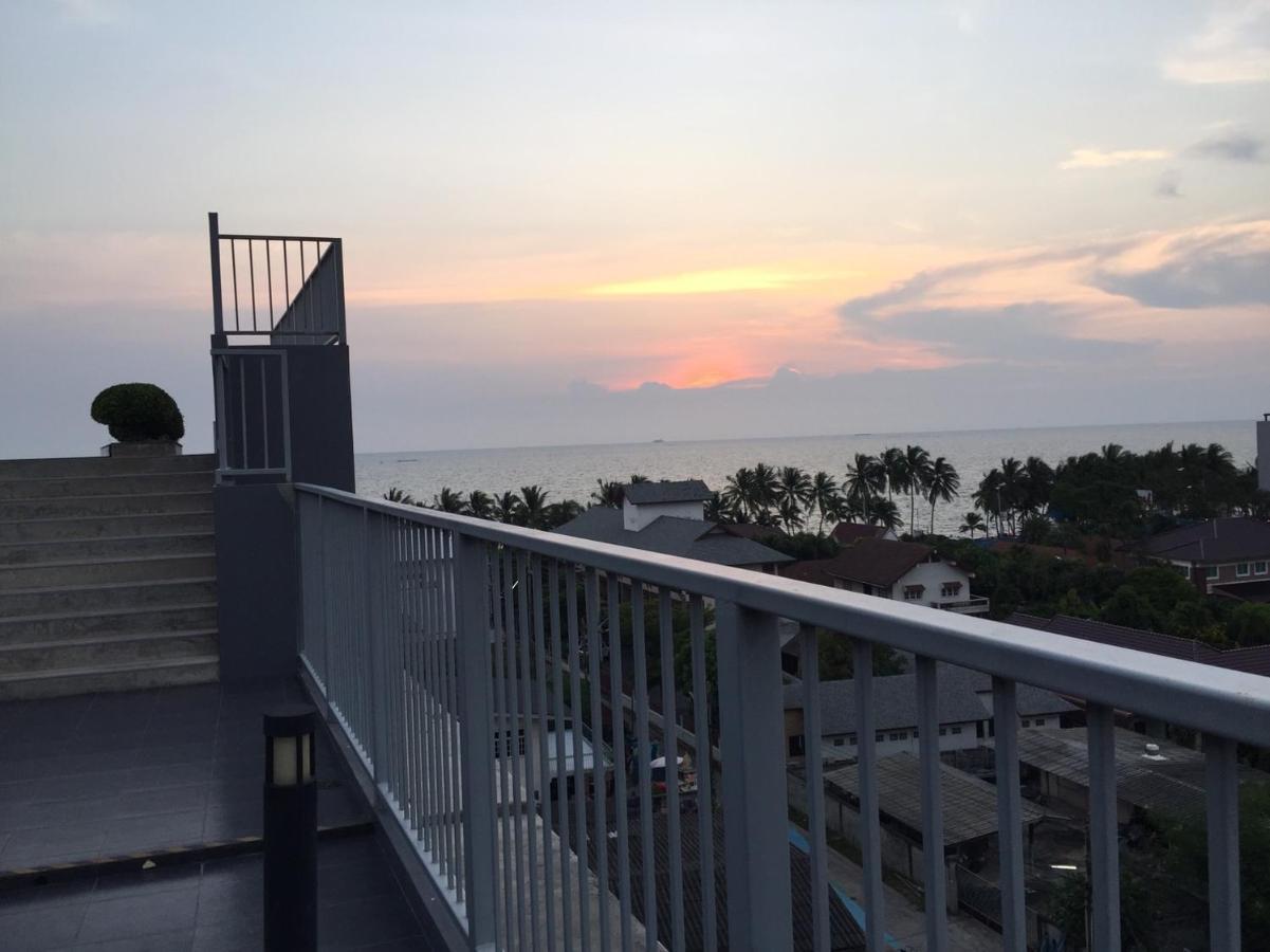 Sweet Seaview Flr6 With Toproop Pool Flr7 At The Blux Bangsaen Exterior photo